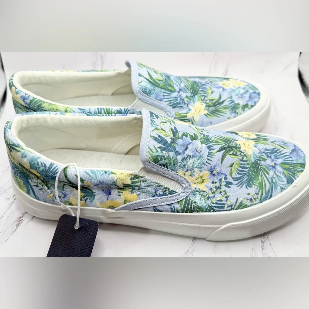 New Tommy Bahama Ferris Blue Floral Tropical Slip On Shoe Canvas Size 7.5 &8.5 - Picture 2 of 6